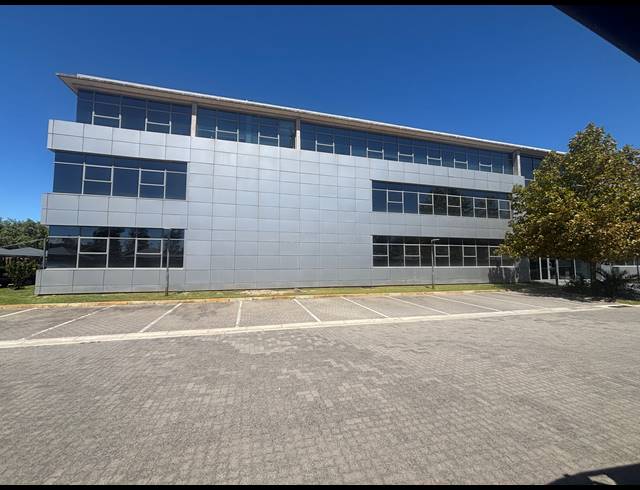 231M² WAREHOUSE TO LET IN BLACKHEATH INDUSTRIAL